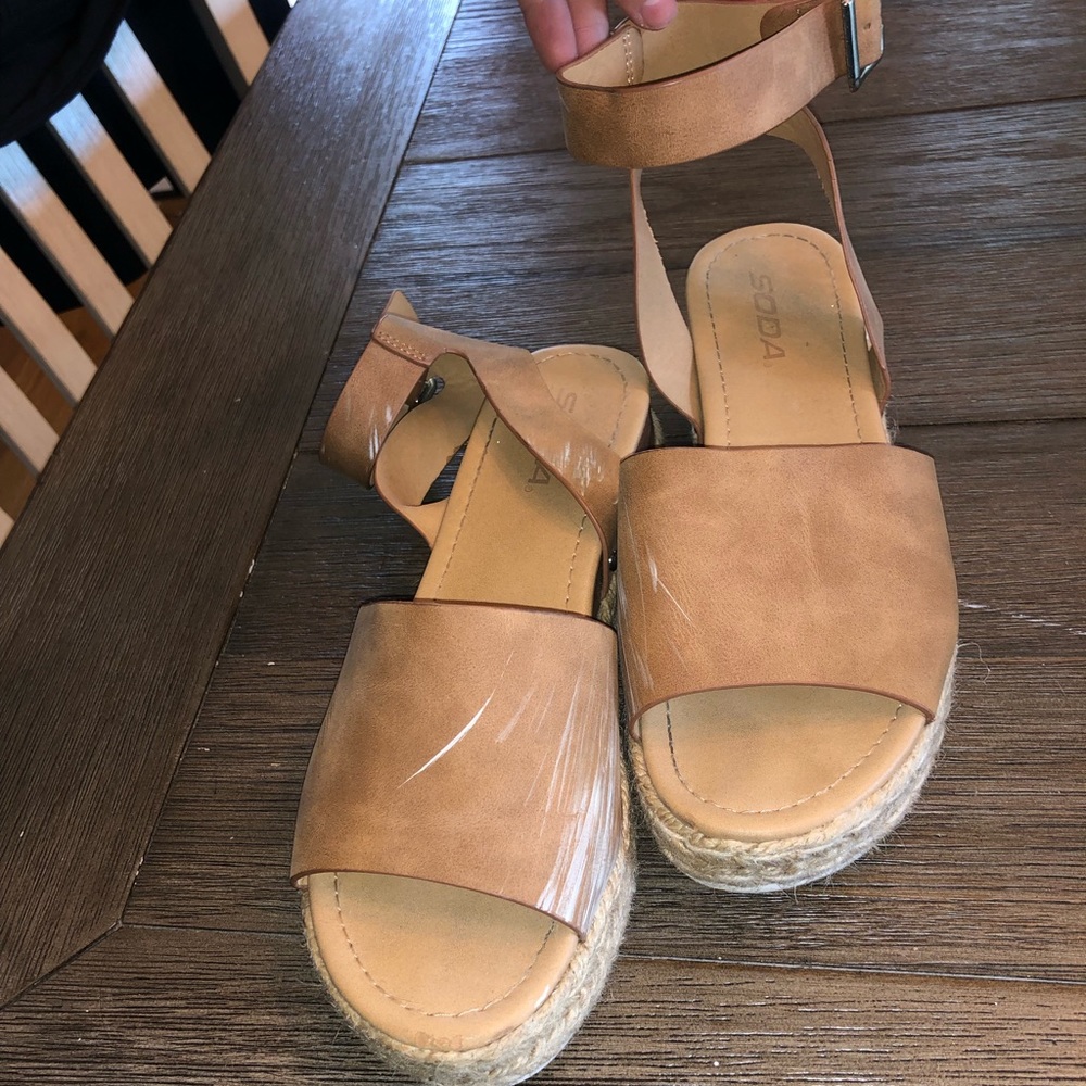 Stylish platforms - Picture 3 of 4
